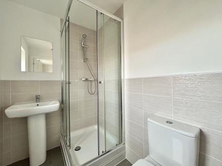 4 bedroom Semi-detached house to let in Roseden Way, Newcastle upon Tyne, NE13