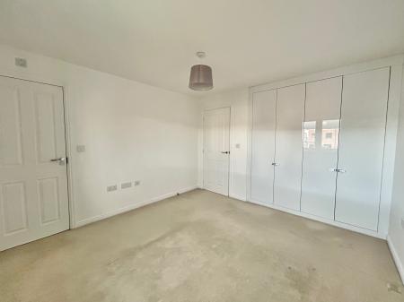 4 bedroom Semi-detached house to let in Roseden Way, Newcastle upon Tyne, NE13