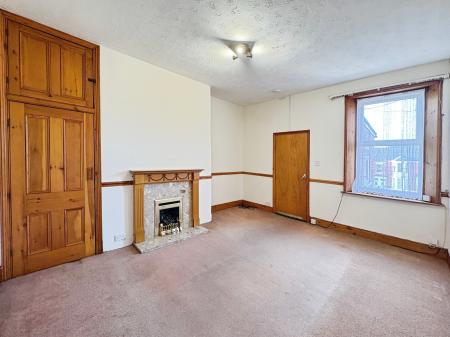 2 bedroom Flat for sale in Fairholm Road, Newcastle upon Tyne, NE4