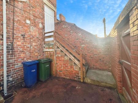 2 bedroom Flat for sale in Fairholm Road, Newcastle upon Tyne, NE4