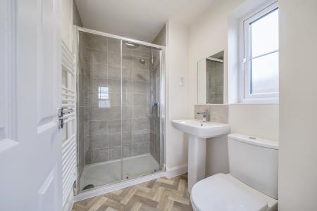 4 bedroom Town house to let in Wayfaring Avenue, Throckley, Newcastle upon Tyne, NE15