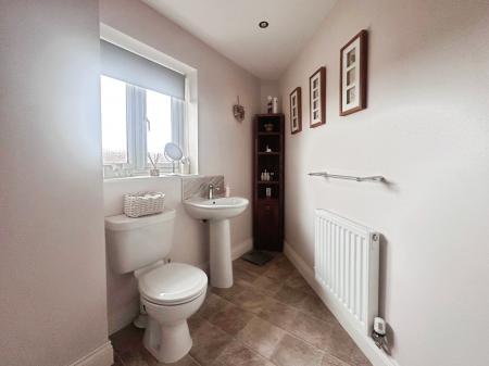 3 bedroom End of terrace house for sale in Greenvale Avenue, Slatyford, Newcastle upon Tyne, NE5