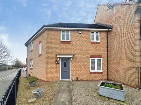 3 bedroom End of terrace house for sale in Greenvale Avenue, Slatyford, Newcastle upon Tyne, NE5