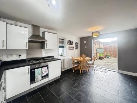 3 bedroom End of terrace house for sale in Greenvale Avenue, Slatyford, Newcastle upon Tyne, NE5