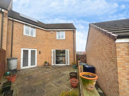 3 bedroom End of terrace house for sale in Greenvale Avenue, Slatyford, Newcastle upon Tyne, NE5