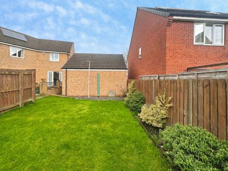3 bedroom End of terrace house for sale in Greenvale Avenue, Slatyford, Newcastle upon Tyne, NE5