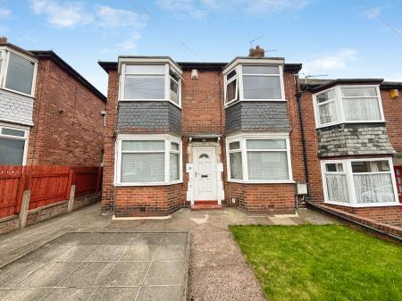 2 bedroom Flat for sale in Dipton Avenue, Elswick, Newcastle upon Tyne, NE4