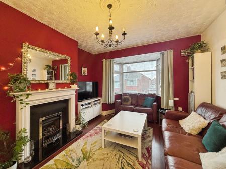 2 bedroom Flat for sale in Dipton Avenue, Elswick, Newcastle upon Tyne, NE4