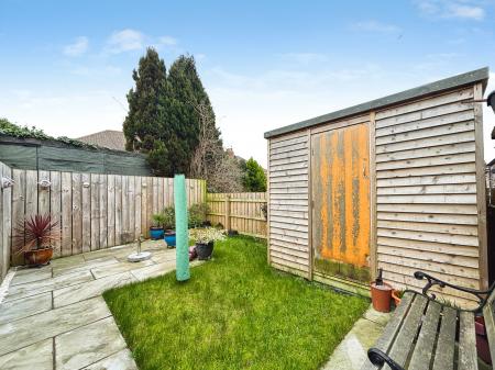 2 bedroom Flat for sale in Dipton Avenue, Elswick, Newcastle upon Tyne, NE4