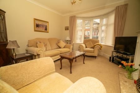4 bedroom Semi-detached house for sale in Thorntree Drive, Denton Burn, Newcastle upon Tyne, NE15