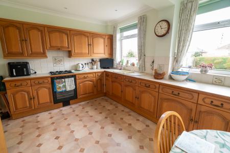 4 bedroom Semi-detached house for sale in Thorntree Drive, Denton Burn, Newcastle upon Tyne, NE15