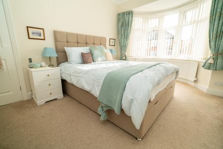 4 bedroom Semi-detached house for sale in Thorntree Drive, Denton Burn, Newcastle upon Tyne, NE15