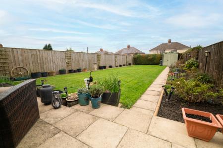 4 bedroom Semi-detached house for sale in Thorntree Drive, Denton Burn, Newcastle upon Tyne, NE15