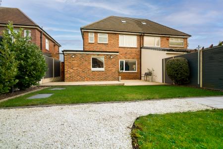 2 bedroom Semi-detached house for sale in Ford Crescent, Shiremoor, NE27