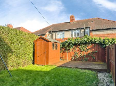 2 bedroom Flat for sale in Guelder Road, High Heaton, Newcastle upon Tyne, NE7