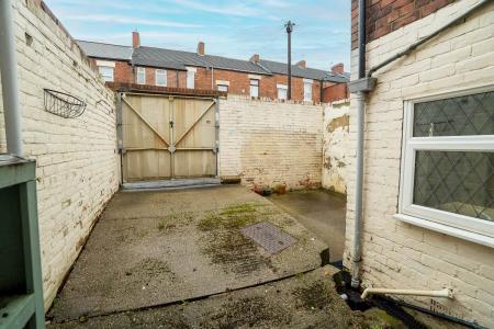 4 bedroom Terraced House for sale in Loraine Terrace, Lemington, Newcastle upon Tyne, NE15