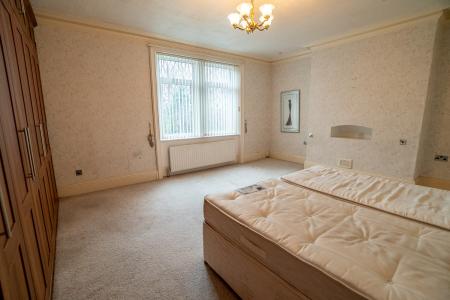 4 bedroom Terraced House for sale in Loraine Terrace, Lemington, Newcastle upon Tyne, NE15
