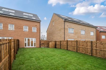 3 bedroom Town house to let in Daisy Lane, Throckley, Newcastle upon Tyne, NE15