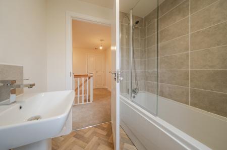 4 bedroom Detached house to let in Daisy Lane, Throckley, Newcastle upon Tyne, NE15