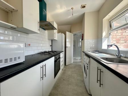 3 bedroom Flat to let in Swinley Gardens, Newcastle upon Tyne, NE15