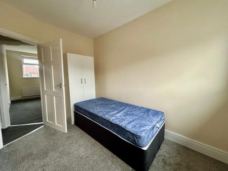 3 bedroom Flat to let in Swinley Gardens, Newcastle upon Tyne, NE15