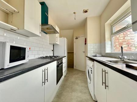 3 bedroom Flat to let in Swinley Gardens, Newcastle upon Tyne, NE15