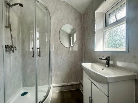 3 bedroom Flat to let in Swinley Gardens, Newcastle upon Tyne, NE15