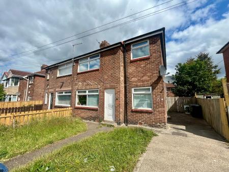 3 bedroom Flat to let in Swinley Gardens, Newcastle upon Tyne, NE15