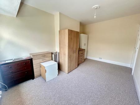 3 bedroom Flat to let in Swinley Gardens, Newcastle upon Tyne, NE15