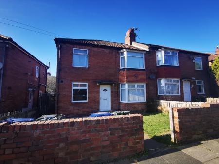 2 bedroom Flat to let in Angerton Gardens, Fenham, Newcastle upon Tyne, NE5