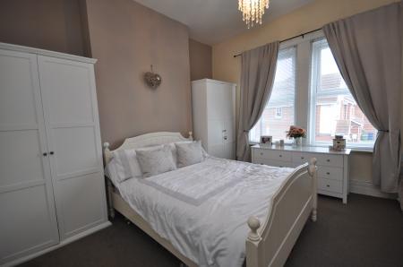 2 bedroom Flat to let in Sandringham Terrace, Roker, Sunderland, SR6