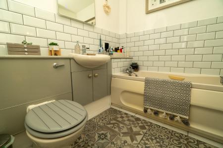 2 bedroom Ground floor maisonette for sale in The Wills Building, Wills Oval, High Heaton, Newcastle upon Tyne, NE7