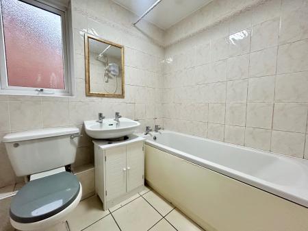 2 bedroom Semi-detached house to let in Romsey Grove, Lemington Rise, Newcastle upon Tyne, NE15