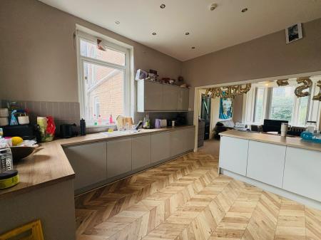 8 bedroom House of Multiple Occupation to let in Mowbray Close, Sunderland, SR2