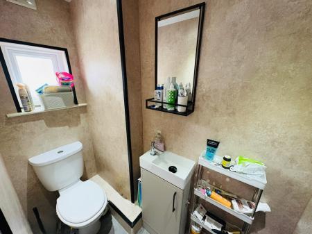 8 bedroom House of Multiple Occupation to let in Mowbray Close, Sunderland, SR2