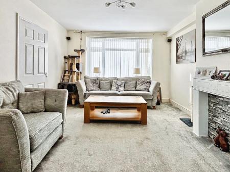 3 bedroom End of terrace house for sale in The Roundway, Longbenton, Newcastle upon Tyne, NE12