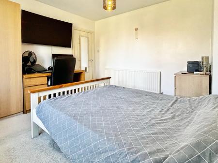 3 bedroom End of terrace house for sale in The Roundway, Longbenton, Newcastle upon Tyne, NE12