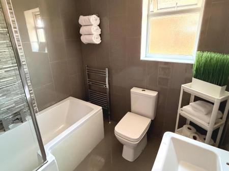 4 bedroom Semi-detached house for sale in Simonside Avenue, Wallsend, Wallsend, NE28