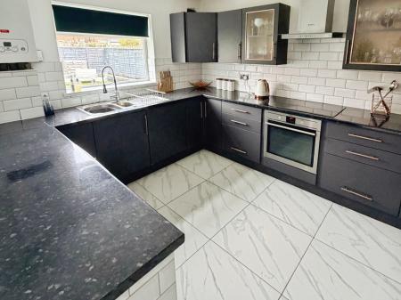 4 bedroom Semi-detached house for sale in Simonside Avenue, Wallsend, Wallsend, NE28
