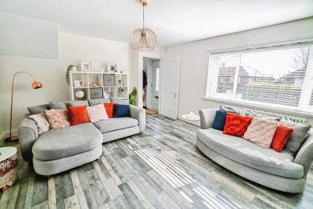 4 bedroom Semi-detached house for sale in Simonside Avenue, Wallsend, Wallsend, NE28