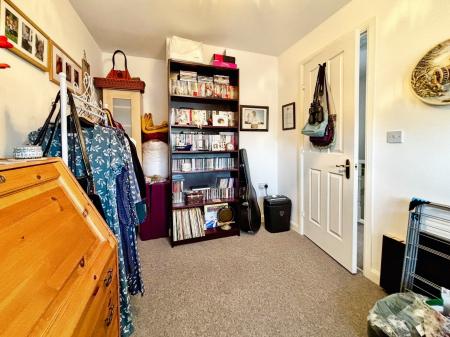 2 bedroom End of terrace house for sale in Chesters Avenue, Longbenton, Newcastle upon Tyne, NE12