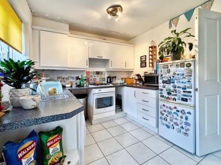 2 bedroom End of terrace house for sale in Chesters Avenue, Longbenton, Newcastle upon Tyne, NE12