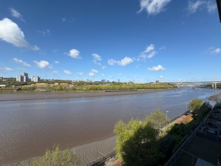 2 bedroom Flat for sale in The Grainger, The Staiths, Gateshead, NE8