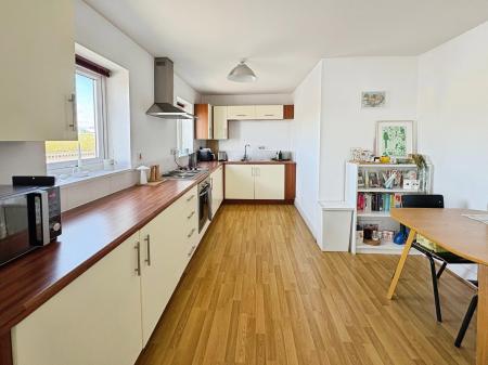 2 bedroom Flat for sale in The Grainger, The Staiths, Gateshead, NE8