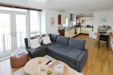 2 bedroom Flat for sale in The Grainger, The Staiths, Gateshead, NE8