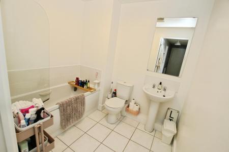 2 bedroom Flat for sale in The Grainger, The Staiths, Gateshead, NE8