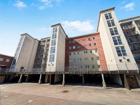2 bedroom Flat for sale in The Grainger, The Staiths, Gateshead, NE8