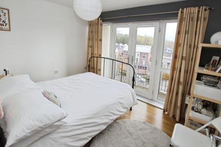 2 bedroom Flat for sale in The Grainger, The Staiths, Gateshead, NE8