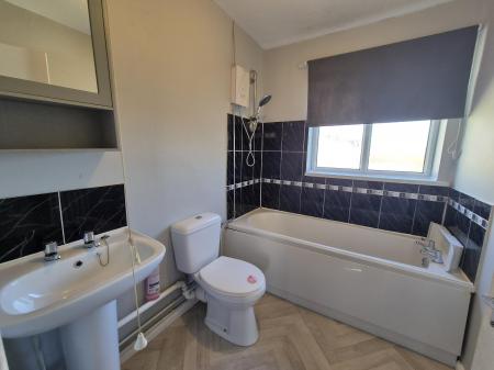 2 bedroom Flat to let in Ryton Gardens, Wallsend, NE28
