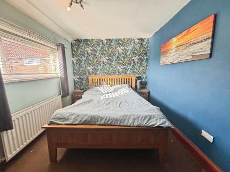 2 bedroom Semi-detached house for sale in Haydon Place, Slatyford, Newcastle upon Tyne, NE5